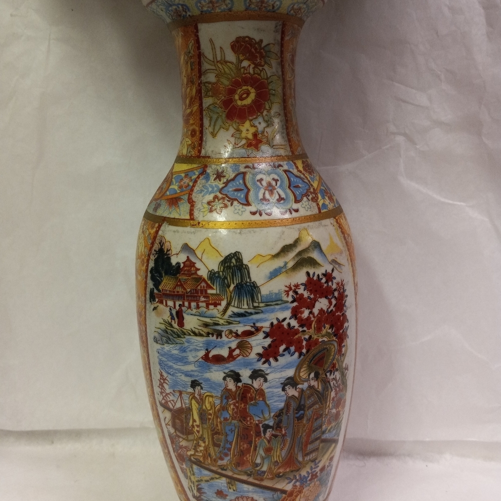 VINTAGE Asian Floral Vase Porcelian Ceramic